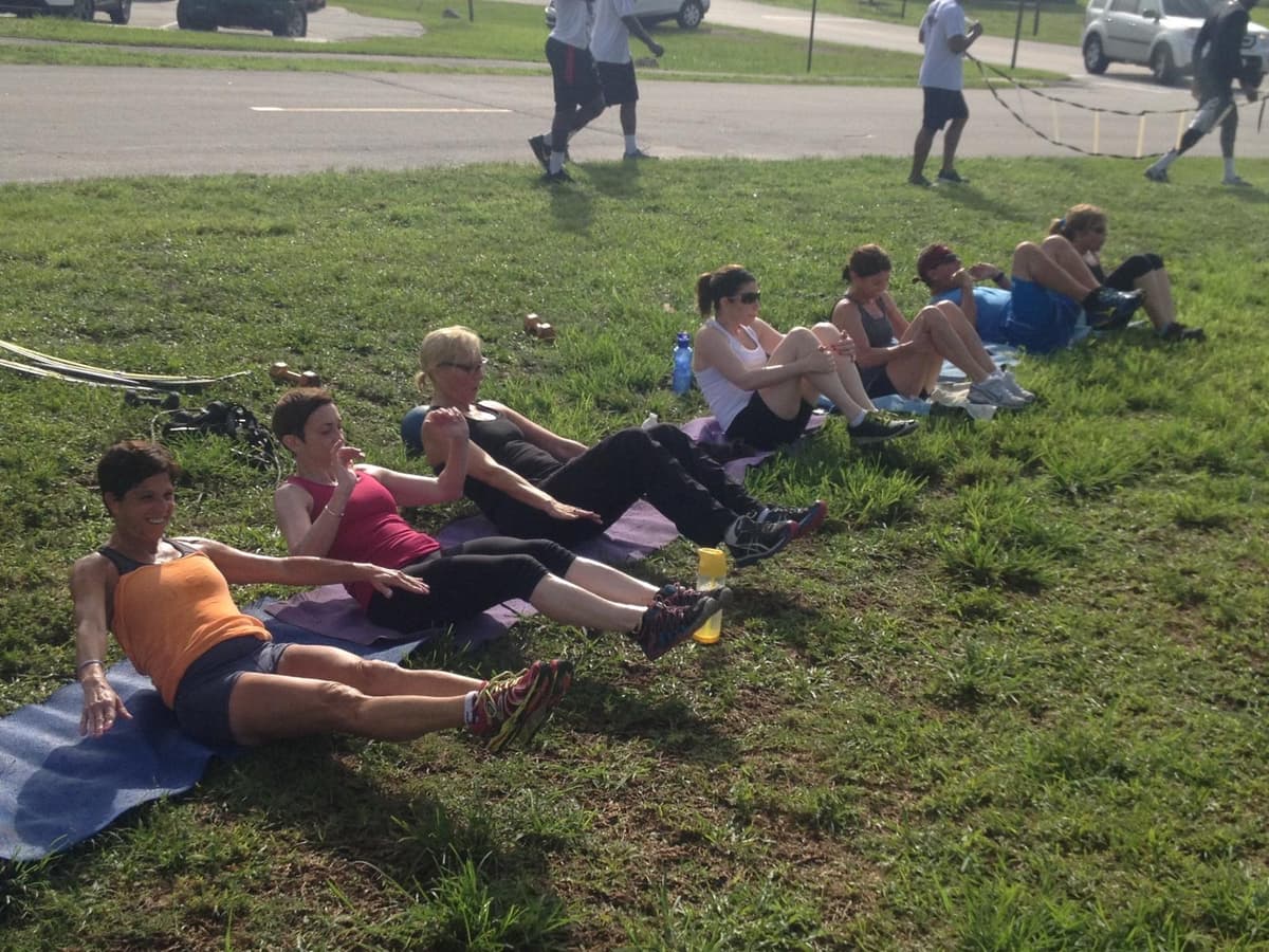 Group performing lower abdominal work at Vista Bootcamp